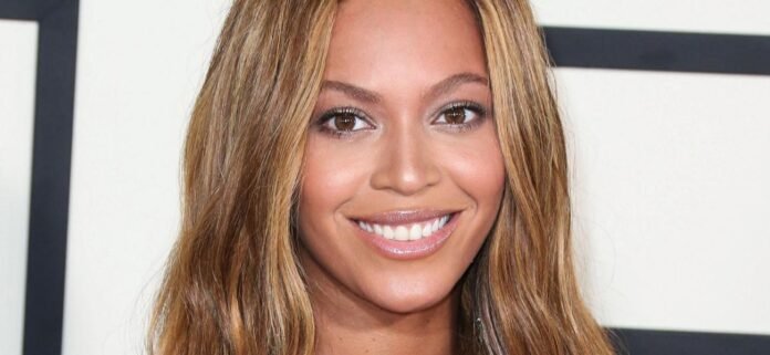Beyonce's Snakeskin Bikini Looks 'Uncomfortably Small' In Beach Photos