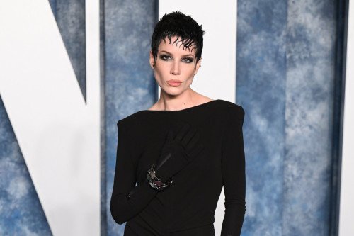 Halsey says new album is experimental
