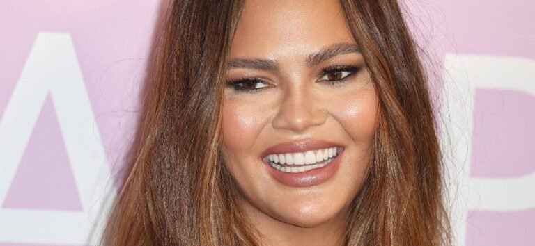 Chrissy Teigen 'Too Skinny' In Plunging Minidress And High Heels