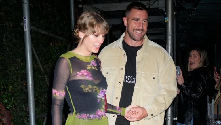 NEW YORK, NEW YORK - OCTOBER 15: Taylor Swift and Travis Kelce have dinner at Waverly Inn on October 15, 2023 in New York City. (Photo by Gotham/GC Images)