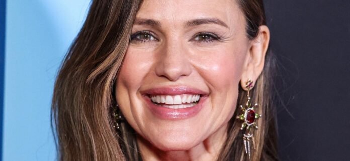 Jennifer Garner's Swimsuit Photos At Water Park Deemed 'Intrusive'