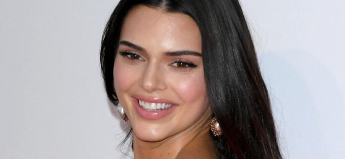 Kendall Jenner Smiling In String Bikini Has 'Won The Genetic Lottery'