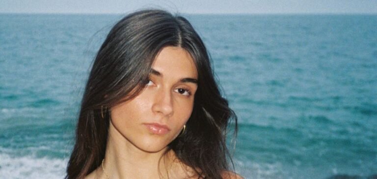 Pilar Victoria Shines on New Single "Dancing In The Sand"