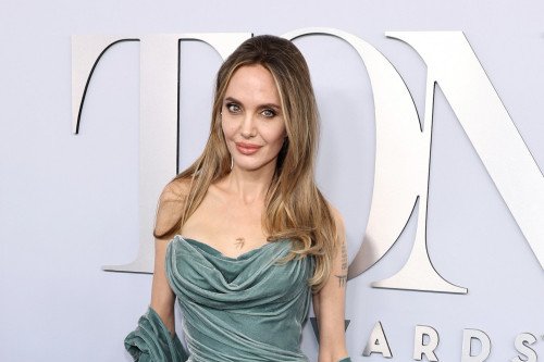 Angelina Jolie turned to children for help on Maria set