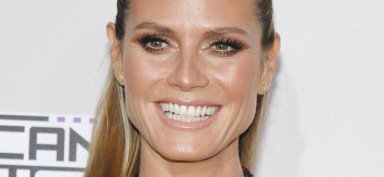 Heidi Klum Pitied In 'Desperate' Bikini Photos On Tropical Vacation