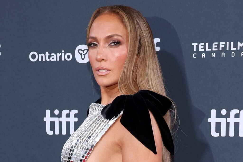 Jennifer Lopez Wows in Eye-Popping Gown at 'Unstoppable' 's TIFF Red Carpet While Ben Affleck Skips Premiere