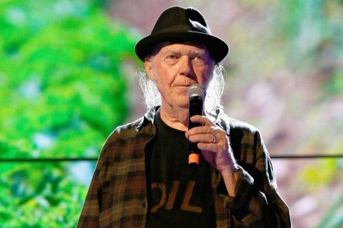 Neil Young and Stephen Stills reuniting for charity concert