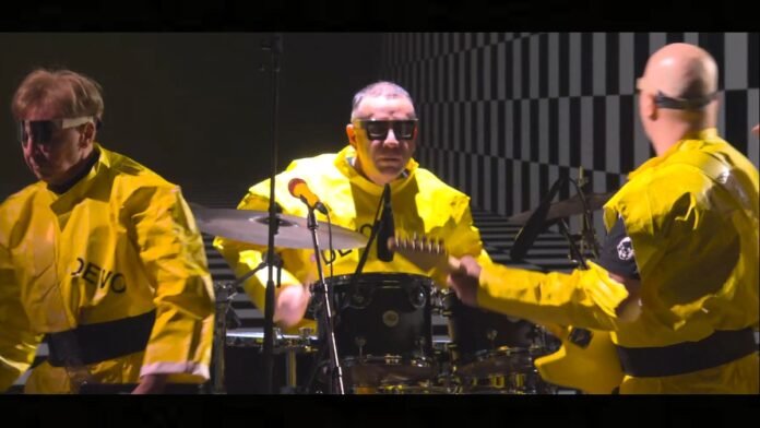 Fred Armisen Sits in on Drums with B-52s and DEVO at SNL 50 Concert