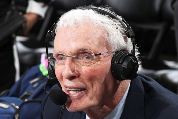 Hubie-Brown-021025-11ed3a5eb0ce439fa159be4b5cd103f0.jpg Basketball Analyst Hubie Brown, 91, Retires After Calling Final Game