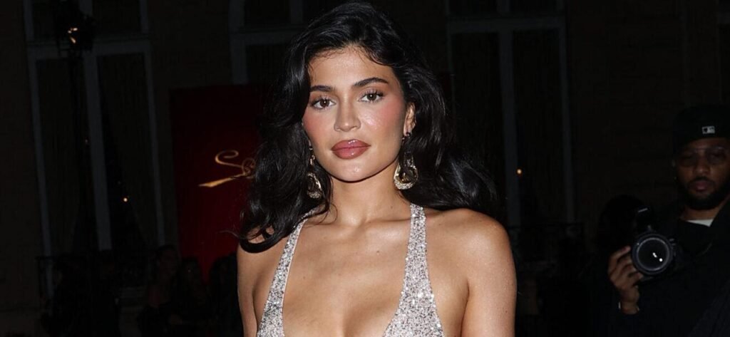 Kylie Jenner Teases Ample Cleavage In Bold Red Leather Khy Look