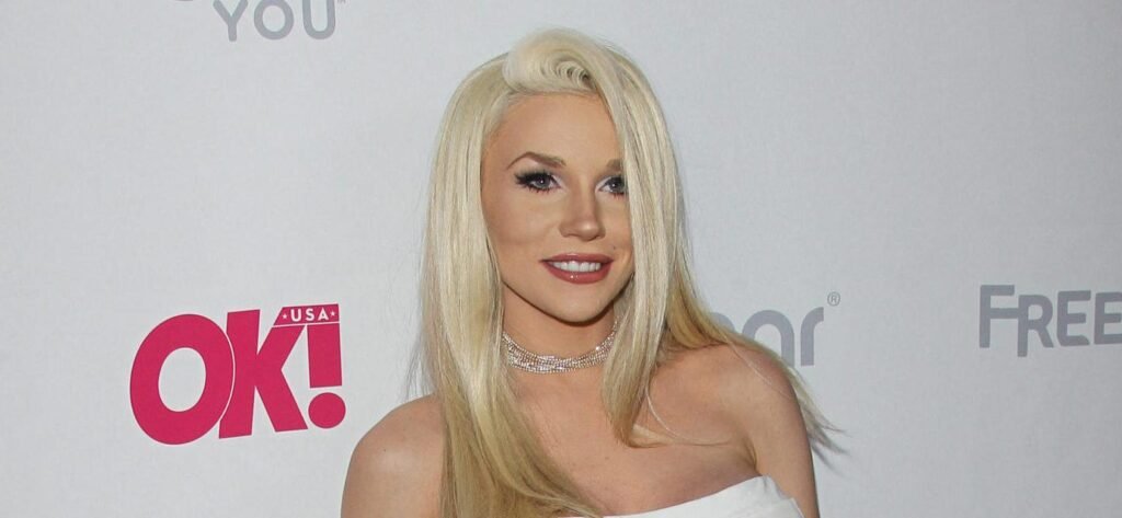 Courtney Stodden Spills Out Of Her Tiny Green Bikini