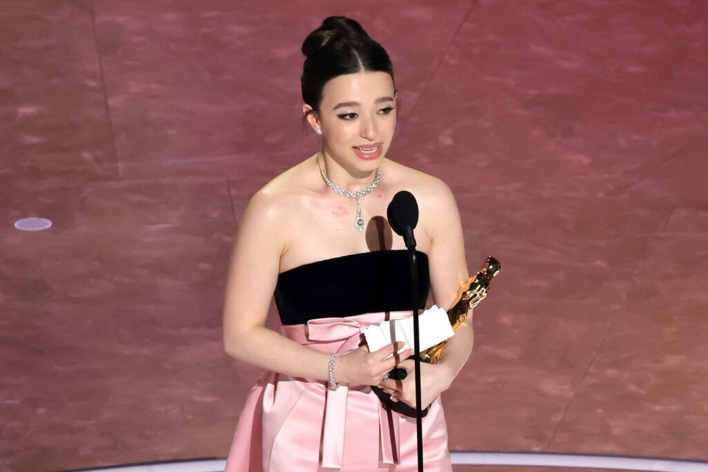 Full Recap of the Red Carpet Style, Celebrities, Presenters, Winners