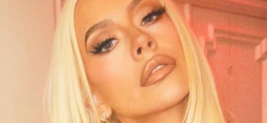 Christina Aguilera 'Disturbing' In Miniskirt And Thigh-Highs On Japan Streets