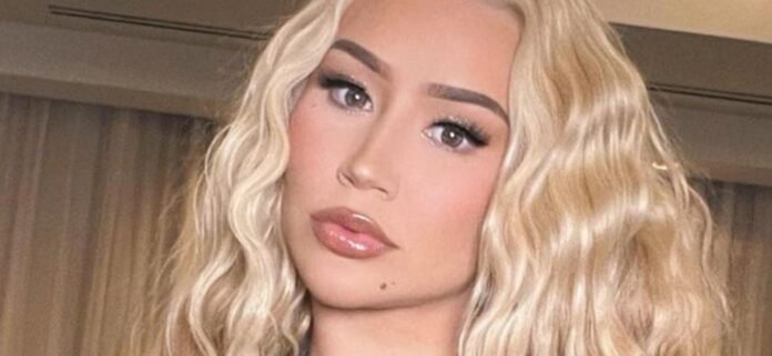 Iggy Azalea Walks Around L.A. In A Thong And High Heels
