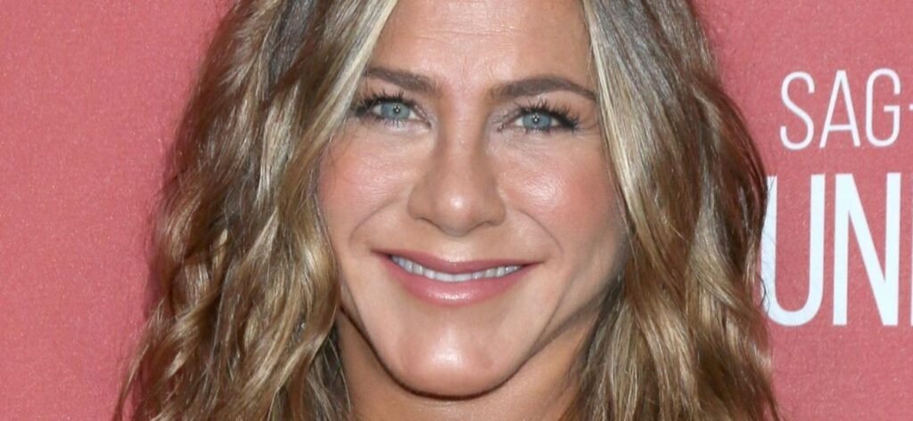 Jennifer Aniston Takes Care Of Herself In Braless Bathroom Tank