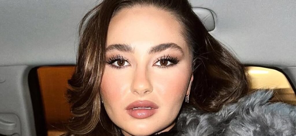 Sean Connery’s Granddaughter Saskia Stuns In Sultry Bikini Photos