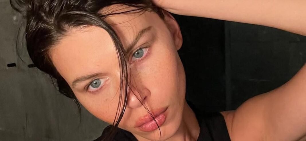 Georgia Fowler Stuns In Skimpy Swimsuit As She Dances For The Camera