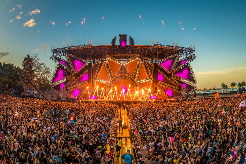 11 Essential Items For Ultra Miami: Festival Survival Checklist For First-Timers