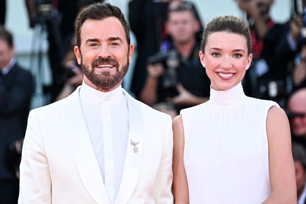 Justin Theroux and Nicole Brydon Bloom Are Married!
