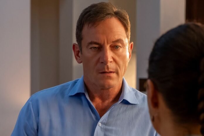 Jason Isaacs Bares It All in Full-Frontal Moment on 'The White Lotus'