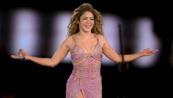 TOPSHOT - Colombian singer Shakira performs during her 'Las Mujeres ya no Lloran' world tour in Buenos Aires on March 7, 2025. (Photo by JUAN MABROMATA / AFP) (Photo by JUAN MABROMATA/AFP via Getty Images)