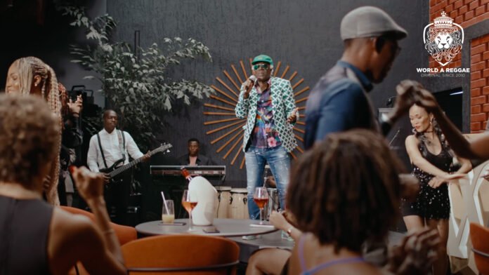 Je ne suis pas faché – Alpha Blondy feat. Koffi Olomide (Music Video)