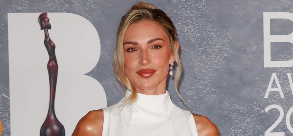 Louis Tomlinson's New Girlfriend Zara McDermott Turns Heads In Bikinis