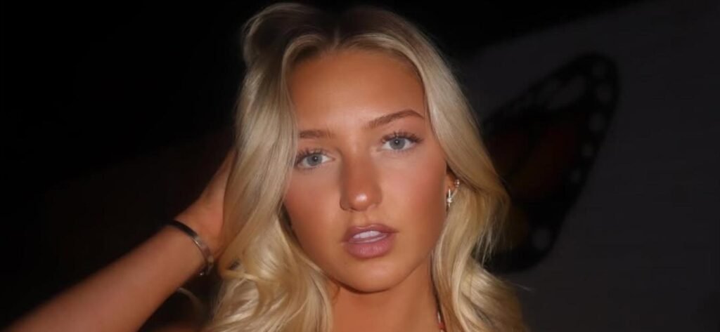 Viral Ring Girl Sydney Thomas Leaves Fans Breathless In New Busty Photos
