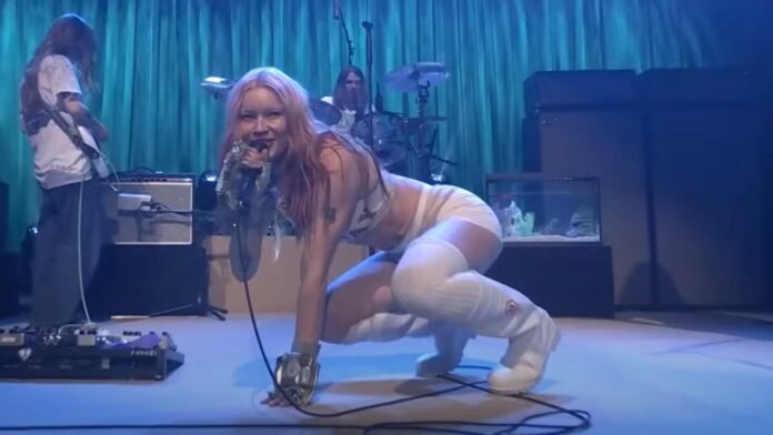 Wet Leg Perform “catch these fists” on Fallon: Watch