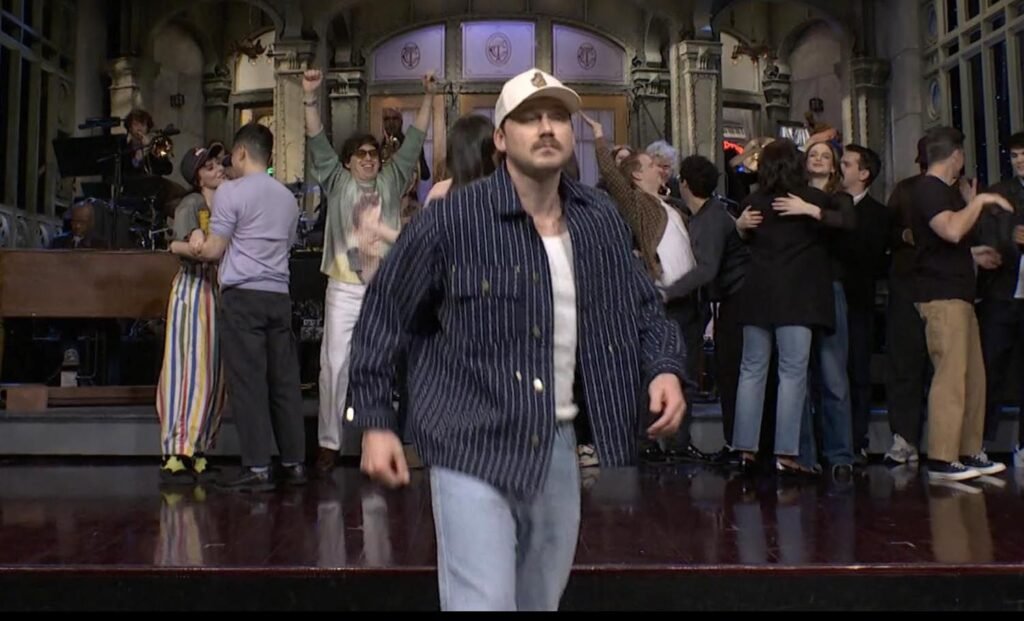 'SNL' Pokes Fun at Morgan Wallen 1 Week After He Abruptly Left the Show Early: Watch