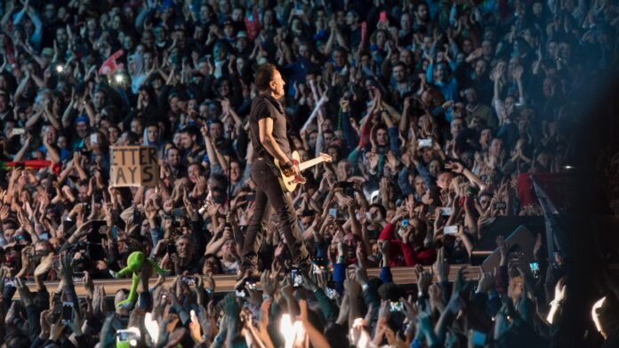 Tom Morello: Trump Angry at Springsteen Because “Bruce Draws a Bigger Audience”