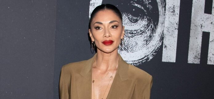 Nicole Scherzinger Poses Up A Storm In Bandeau Bikini While At The Beach