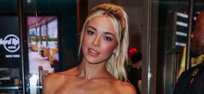 MEGA1310831_009-2.jpg Gymnast Olivia Dunne Drops Jaws In Stunning Poolside Bikini Photo