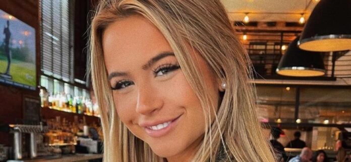 Emily Elizabeth Shows Off Her Sun-Kissed Buns In Stunning Bikini Photo