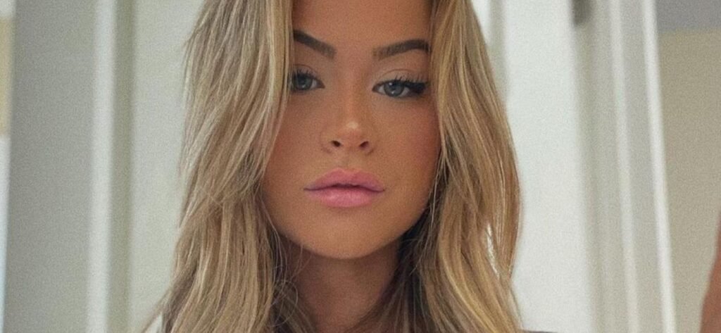 Emily Elizabeth Stuns In Bikini Video Showing Her 'Perfect 10 Body'