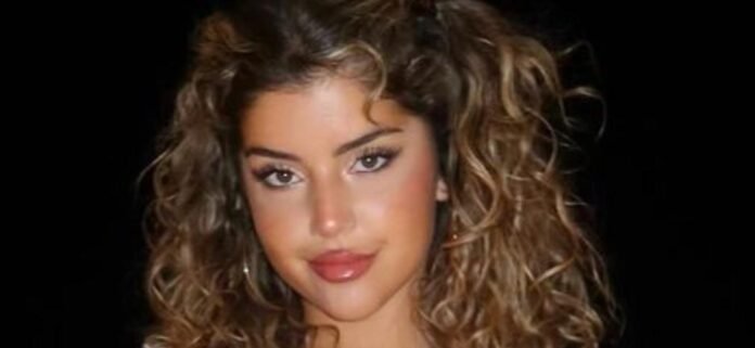 Martial Artist Zoe Gara Posing In Bikini Makes Fans Think She's 'Perfection'