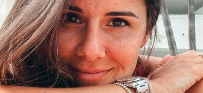 Speed Skater Alexandra Ianculescu Flaunts Abs In Stunning Bikini Photo