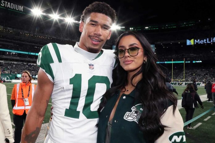 Allen Lazard Is Engaged to Camila Escribens