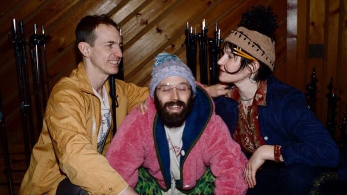 Big Thief Announce 2025 “Somersault Slide 360 Tour”