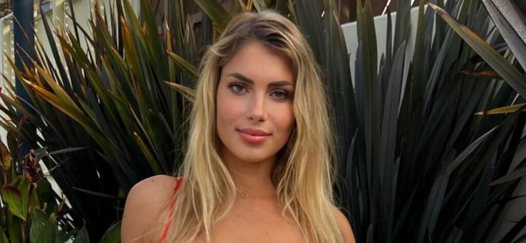 Andreea Dragoi Gets Branded As 'America's Sweetheart' In Bikini Photos