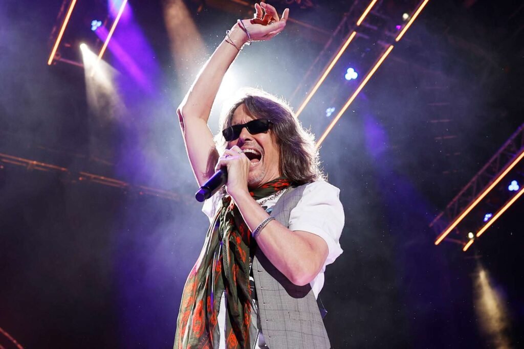 Foreigner Lead Singer Kelly Hansen Announces Exit, Guitarist Luis Maldonado to Take His Place