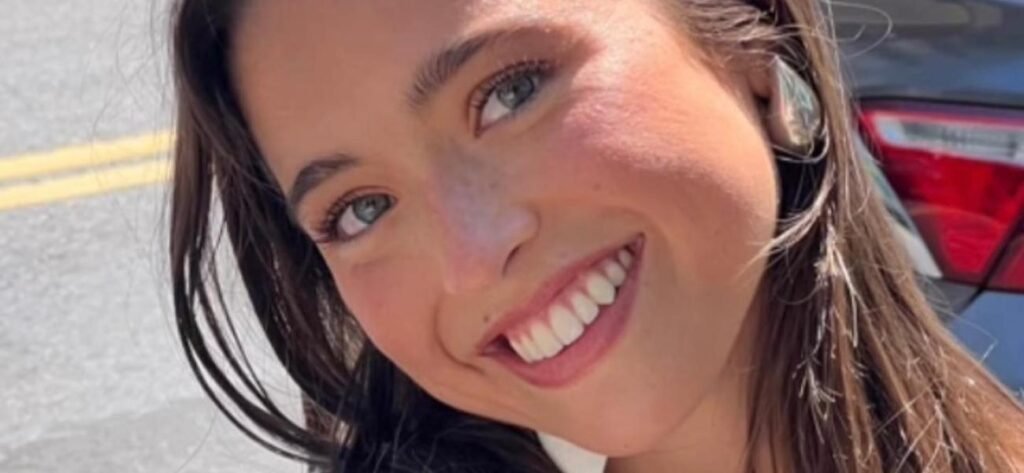 Kelly Ripa's Daughter Stuns In Birthday Bikini With Wet Hair