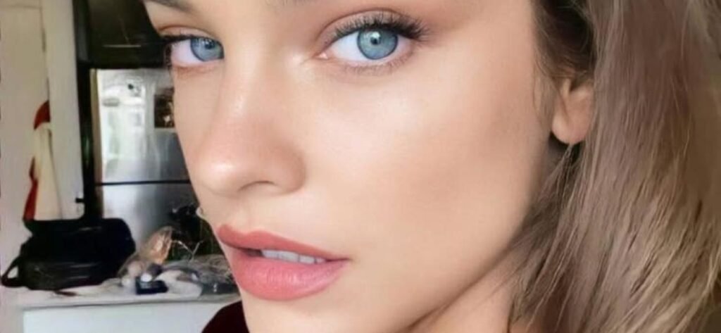Barbara Palvin Braless In Leggy Miniskirt Shows 'Best Hips In The Business'