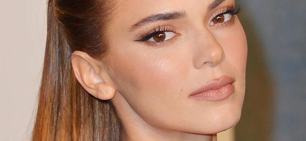 Kendall Jenner In Soaking Wet Bikini Highlights 'Impeccable' Figure In G-String
