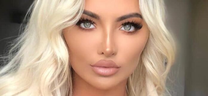 Lindsey Pelas Popping Out Her String Bikini Asked How Clothes 'Shopping' Works For Her