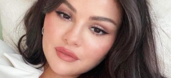 Selena Gomez Fat-Shamed While Sunbathing In Plunging Yellow Swimsuit