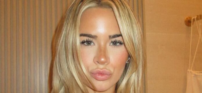 Emily Elizabeth In Teeny Tiny String Bikini Is Deemed 'Unbelievably Hot'