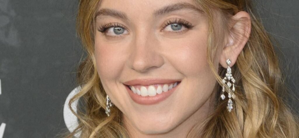 Sydney Sweeney In Braless Top Celebrates Her Massive Ice Cream At Baskin-Robbins