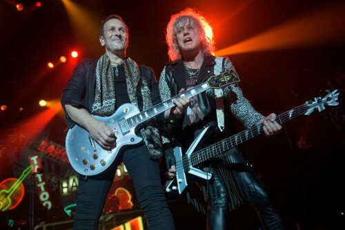 Def Leppard's Vivian Campbell in remission after lengthy battle with Hodgkin's lymphoma