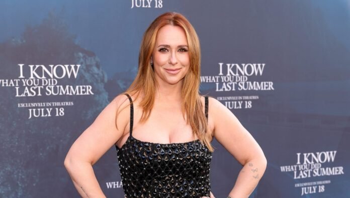 Jennifer Love Hewitt Now & Then: Photos of the Actress Over the Years